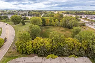 1555 County Rd D E, Maplewood, MN 55109 - Photo 27