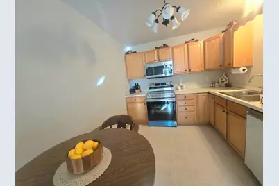 1555 County Road D E #B, Maplewood, MN 55109 - Photo 5