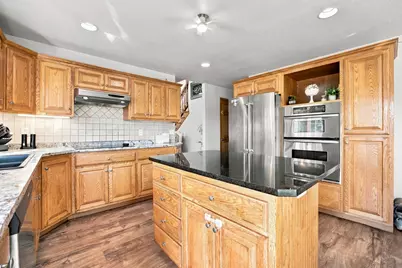 609 Lexington Lane, Moorhead, MN 56560 - Photo 3