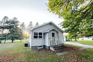 600 E 11th St S, Ladysmith, WI 54848 - Photo 1