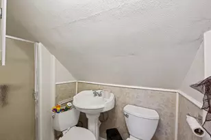 242 Annapolis St W, West Saint Paul, MN 55118 - Photo 41