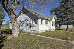 227 3rd St SW, Staples, MN 56479 - Photo 3