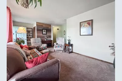 610 Central Avenue SE, Bemidji, MN 56601 - Photo 3