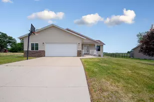 315 Hazeltine Ave NE, Owatonna, MN 55060 - Photo 1