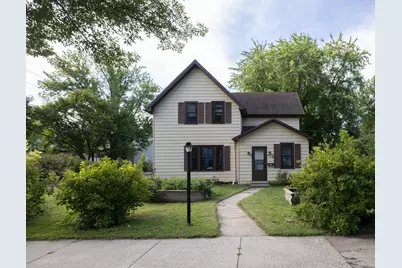 113 W Bancroft Avenue, Fergus Falls, MN 56537 - Photo 1