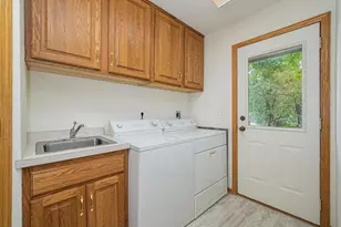 9508 Riverview Ave, Bloomington, MN 55425 - Photo 13