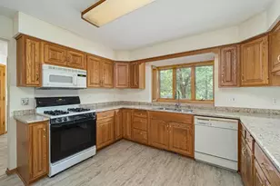 9508 Riverview Ave, Bloomington, MN 55425 - Photo 7