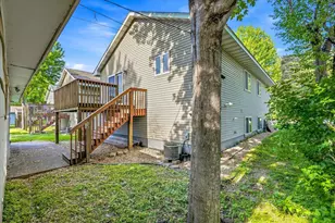 1077 26th Ave SE, Minneapolis, MN 55414 - Photo 3