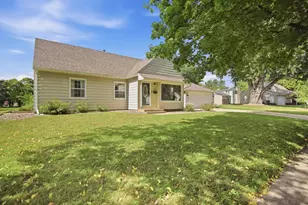 506 17th St SW, Austin, MN 55912 - Photo 1