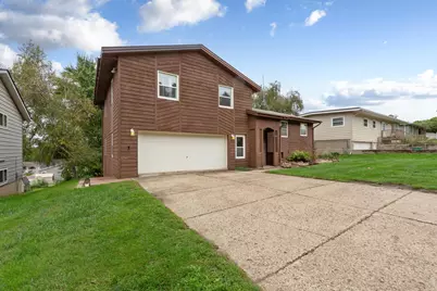 610 West Street, Jackson, MN 56143 - Photo 1