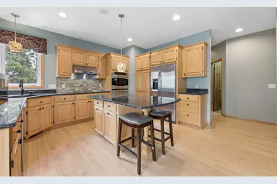 8126 Pristine Pine Trail, Eden Prairie, MN 55347 - Photo 3