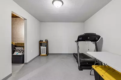 521 Central Avenue W, Saint Paul, MN 55103 - Photo 21