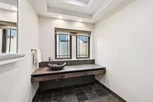 2409 W 22nd St, Minneapolis, MN 55405 - Photo 31