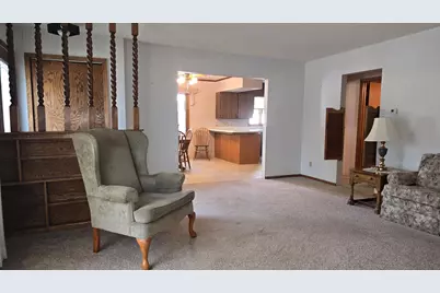 207 E Lyon Street, Marshall, MN 56258 - Photo 5