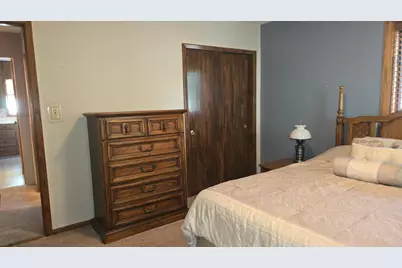 207 E Lyon Street, Marshall, MN 56258 - Photo 17