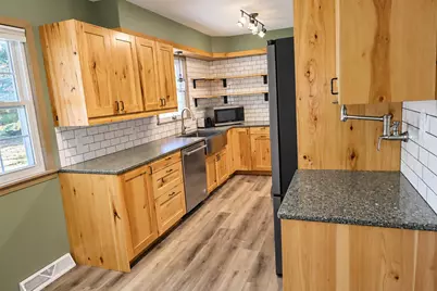 439 N 8th Street, River Falls, WI 54022 - Photo 5