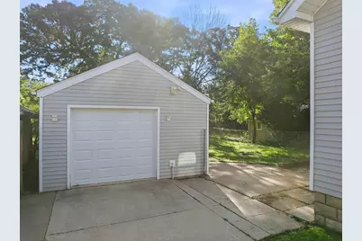 1202 11th Street NW, Austin, MN 55912 - Photo 3