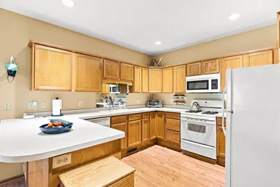 802 Saint Lawrence Drive, Northfield, MN 55057 - Photo 11
