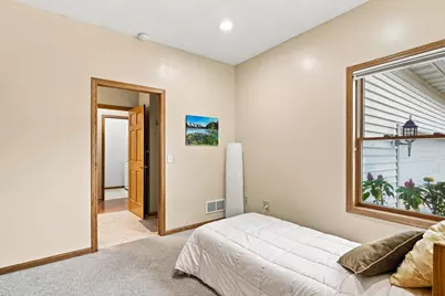 802 Saint Lawrence Drive, Northfield, MN 55057 - Photo 23