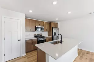 1102 Annagaire Curv, Rosemount, MN 55068 - Photo 3