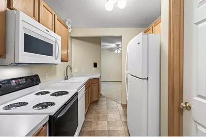 2407 Harvest Way, Chanhassen, MN 55317 - Photo 17
