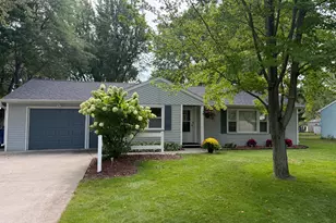1128 Woodlawn Acres Dr, Saint Cloud, MN 56301 - Photo 3