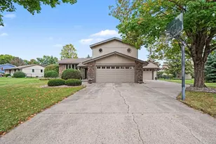 712 Highland Dr, New Prague, MN 56071 - Photo 1