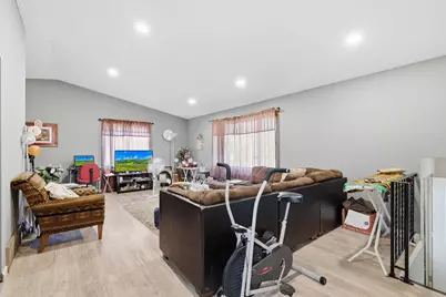 6900 Brunswick Avenue N, Brooklyn Park, MN 55429 - Photo 9