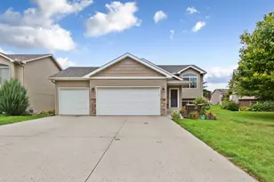 104 Kingsmill Ct, Mankato, MN 56001 - Photo 1