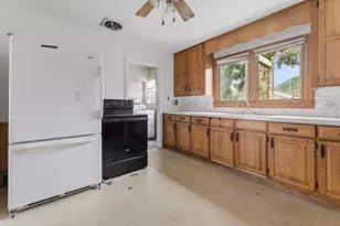 687 W Belleview St, Winona, MN 55987 - Photo 7