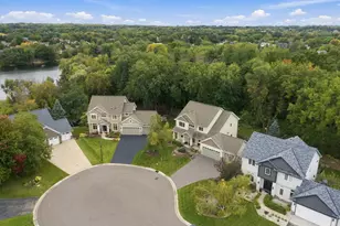 642 Woodland Way, Eagan, MN 55123 - Photo 7