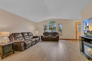 1313 Tennessee Dr, Sartell, MN 56377 - Photo 3