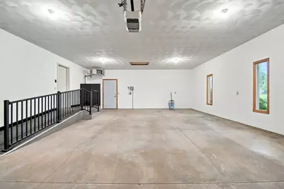 402 24th Street SW, Austin, MN 55912 - Photo 41