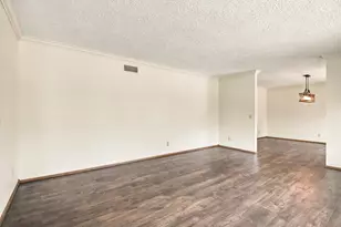 402 24th St SW, Austin, MN 55912 - Photo 17