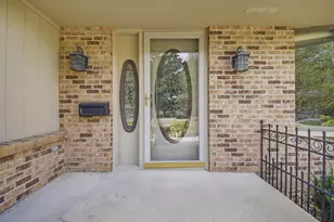 402 24th St SW, Austin, MN 55912 - Photo 3