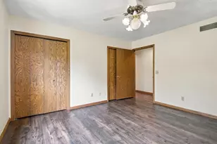 402 24th St SW, Austin, MN 55912 - Photo 23