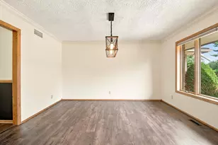402 24th St SW, Austin, MN 55912 - Photo 19