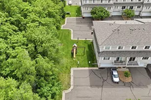 1587 County Rd D E, Maplewood, MN 55109 - Photo 21