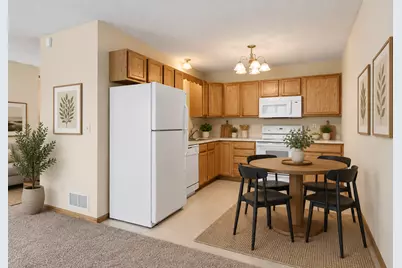 1587 County Road D E, Maplewood, MN 55109 - Photo 9