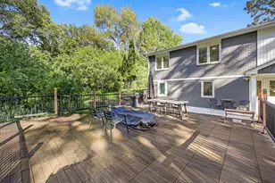 14104 Knollway Dr N, Minnetonka, MN 55305 - Photo 33