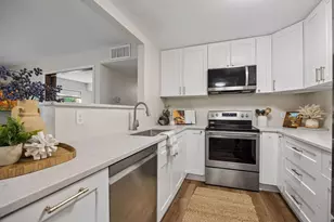 12621 Sherwood Pl, Minnetonka, MN 55305 - Photo 9