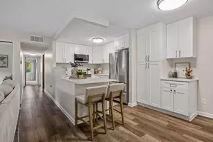12621 Sherwood Pl, Minnetonka, MN 55305 - Photo 7