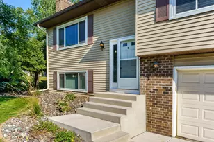 10355 Balsam Ln, Eden Prairie, MN 55347 - Photo 3