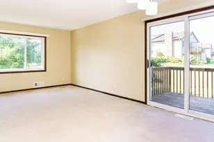10355 Balsam Ln, Eden Prairie, MN 55347 - Photo 9
