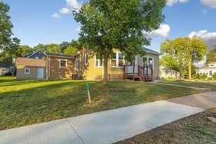 321 Oak St, Le Sueur, MN 56058 - Photo 3
