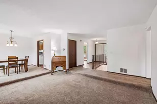 4758 Hauge Cir, Eagan, MN 55122 - Photo 7
