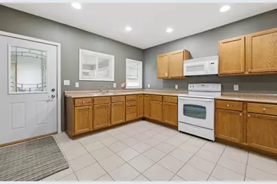 623 E Howard Street, Winona, MN 55987 - Photo 5