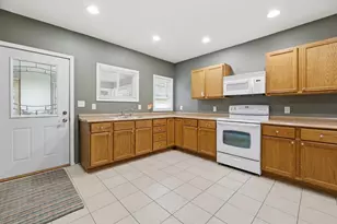 623 E Howard St, Winona, MN 55987 - Photo 5