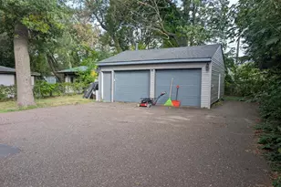 171 Hanson Rd, Mahtomedi, MN 55115 - Photo 11