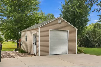 722 4th Avenue NW, Melrose, MN 56352 - Photo 3